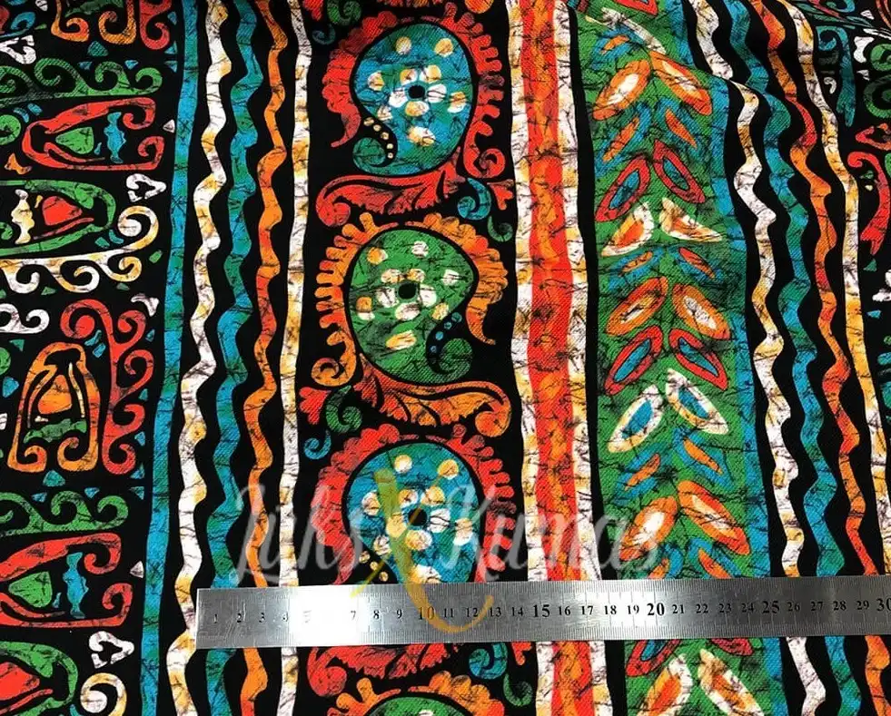 Etnik Dokulu Desenli Kumaş