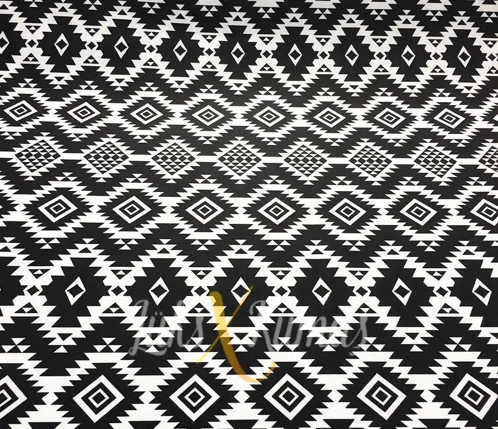 Siyah Beyaz Kilim Desenli Kumaş